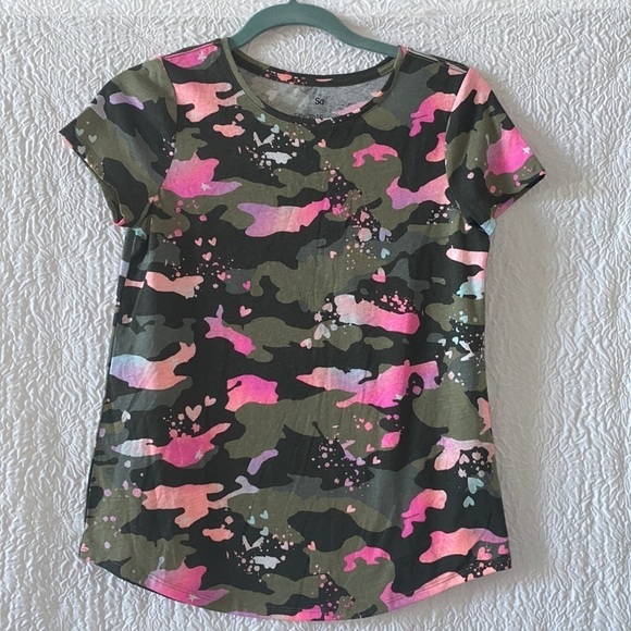 SO Favorite Camouflage Short Sleeve Tee NWOT - Picture 1 of 3